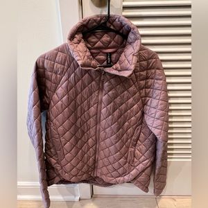 Athlete whisper featherless puffer jacket